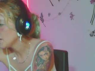 MacarenaDiaz fully nude on Live Sex Chat