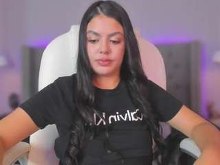 Tay Thompson fully nude on Live Sex Chat