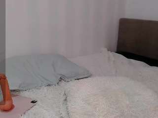 YanaMiana fully nude on Live Sex Chat