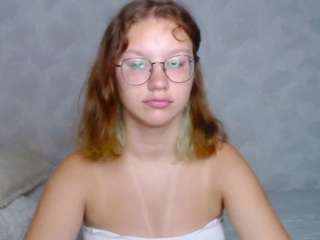 Kittycat-shy fully nude on Live Sex Chat