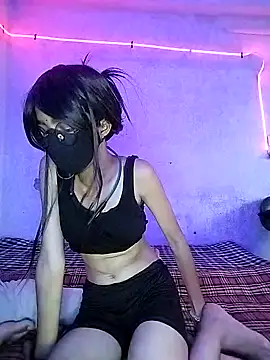 Nineteen_girl nude on webcam for live sex chat