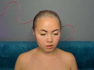 Jasmine-Jenner fully nude on Live Sex Chat