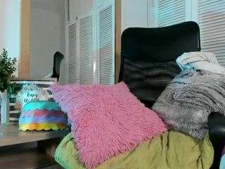Malany Caramel fully nude on Live Sex Chat