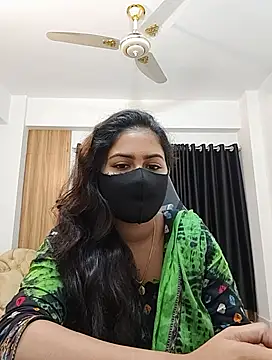 MiaKhalifa– nude on webcam for live sex chat
