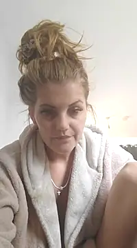 Playful-Summer nude on webcam for live sex chat