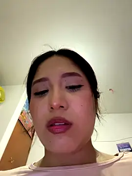 21Sweetkitty nude on webcam for live sex chat