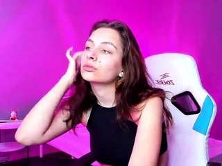 Amy-Turner fully nude on Live Sex Chat