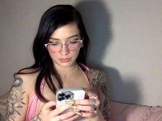 Bonnie Bunni 777 fully nude on Live Sex Chat