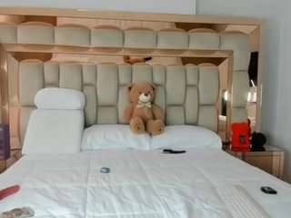 candy-sam28 fully nude on Live Sex Chat