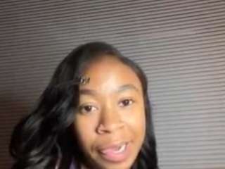 Goldie2pretty fully nude on Live Sex Chat