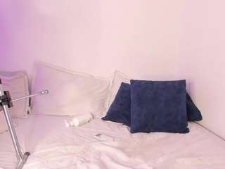 MiaParis22 fully nude on Live Sex Chat