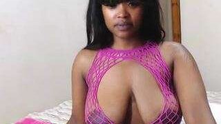 MsAreolaBooty28 fully nude on Live Sex Chat