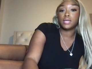 Summer Bunni fully nude on Live Sex Chat