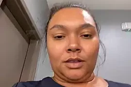 PrettyWithaWaterpark2 nude on webcam for live sex chat