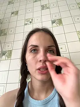 AmiLavs nude on webcam for live sex chat