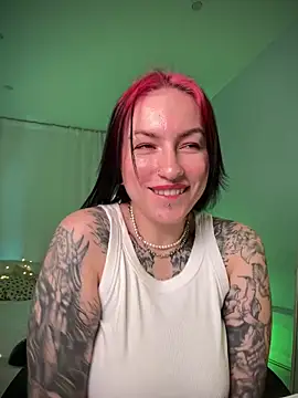IvyHoney nude on webcam for live sex chat