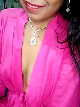 sexyhoney27 nude on webcam for live sex chat