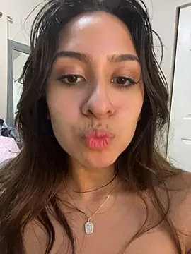 brownbunny512 nude on webcam for live sex chat