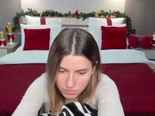 MaryLoves fully nude on Live Sex Chat