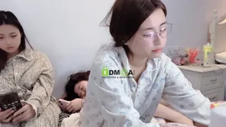 MM_YY_SS nude on webcam for live sex chat