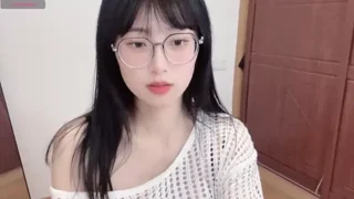 4uoki nude on webcam for live sex chat