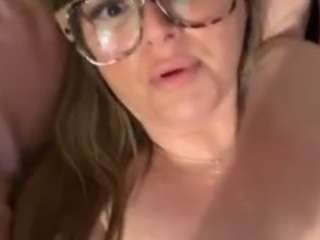 IvyAnn fully nude on Live Sex Chat
