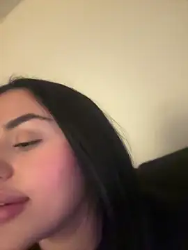milabigassxoxo nude on webcam for live sex chat