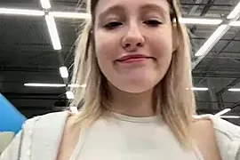 Molllyyyyuggg nude on webcam for live sex chat