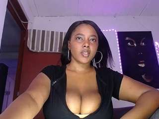ysselaBod fully nude on Live Sex Chat