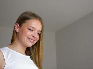 AraBiddy fully nude on Live Sex Chat
