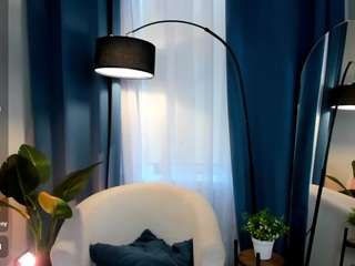 Babe-Bratz fully nude on Live Sex Chat