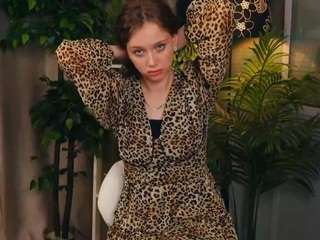 Darelle fully nude on Live Sex Chat