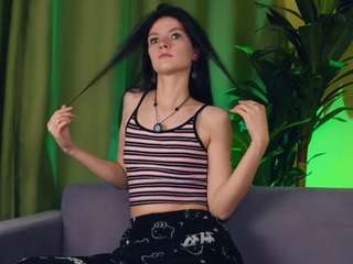 Elissa fully nude on Live Sex Chat