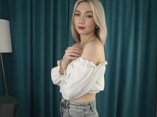 GladysApplebee fully nude on Live Sex Chat