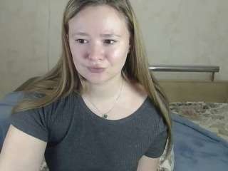 HoneyCaramelle fully nude on Live Sex Chat