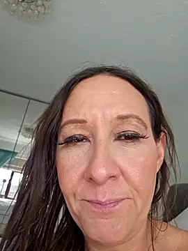 hotmilfmilly nude on webcam for live sex chat