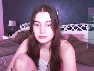 LiliLuuu fully nude on Live Sex Chat
