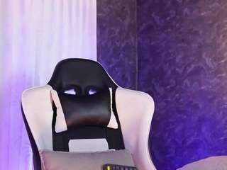 Romina666 fully nude on Live Sex Chat