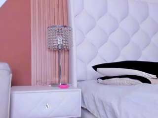 SarahMiler fully nude on Live Sex Chat