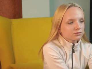 ZeldaCharlie fully nude on Live Sex Chat