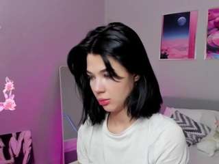 Alice-Bradly fully nude on Live Sex Chat