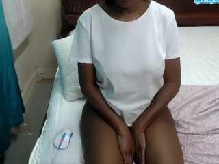 EmeraldDreams fully nude on Live Sex Chat
