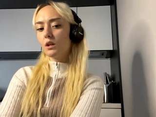 EthalFrogge fully nude on Live Sex Chat
