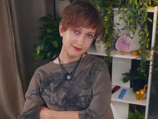 Henrietta fully nude on Live Sex Chat