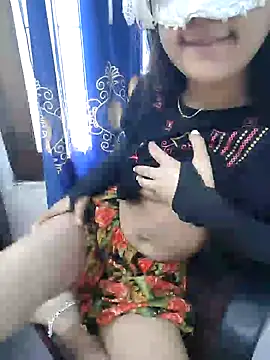 Jasmine18 nude on webcam for live sex chat