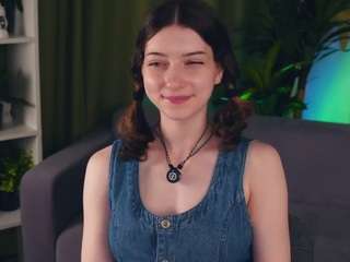 Keeley fully nude on Live Sex Chat