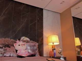 LeiaLeen fully nude on Live Sex Chat