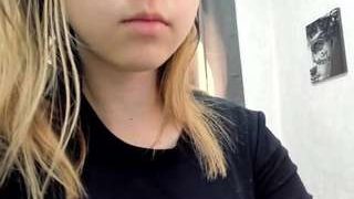Lori-Blossom fully nude on Live Sex Chat