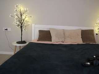 LunaLicks fully nude on Live Sex Chat