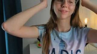 OdeliaEsser fully nude on Live Sex Chat